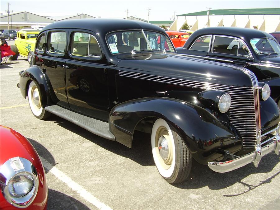 37 Pontiac 2dr Sedan